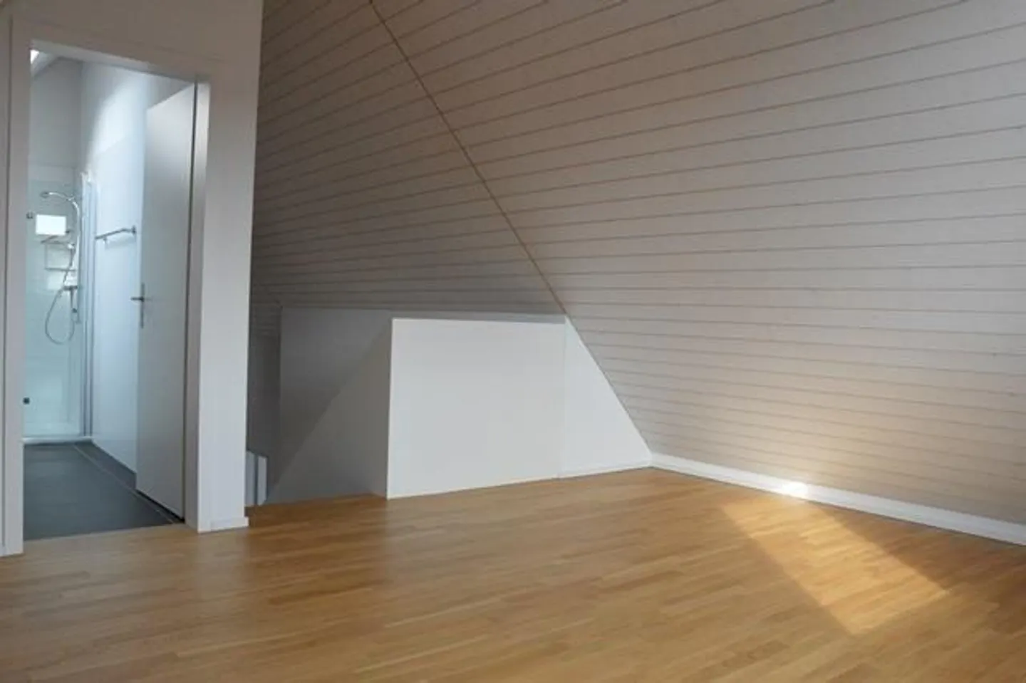 Appartement en maisonette moderne dans un quartier résidentiel bien entretenu - Photo 4 sur 11