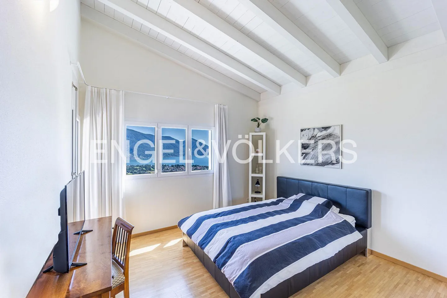House with panoramic view (66) - Photo 6 of 10