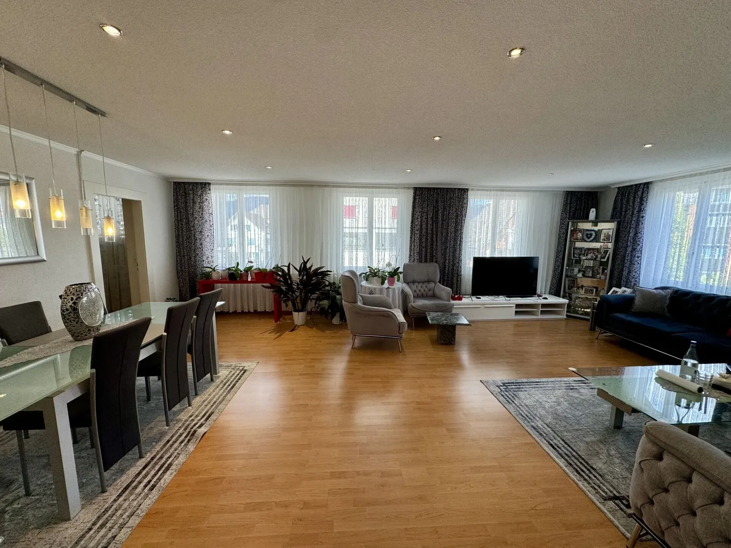 Edificio residenziale e commerciale ideale nel centro di Zuchwil - Foto 11 di 18