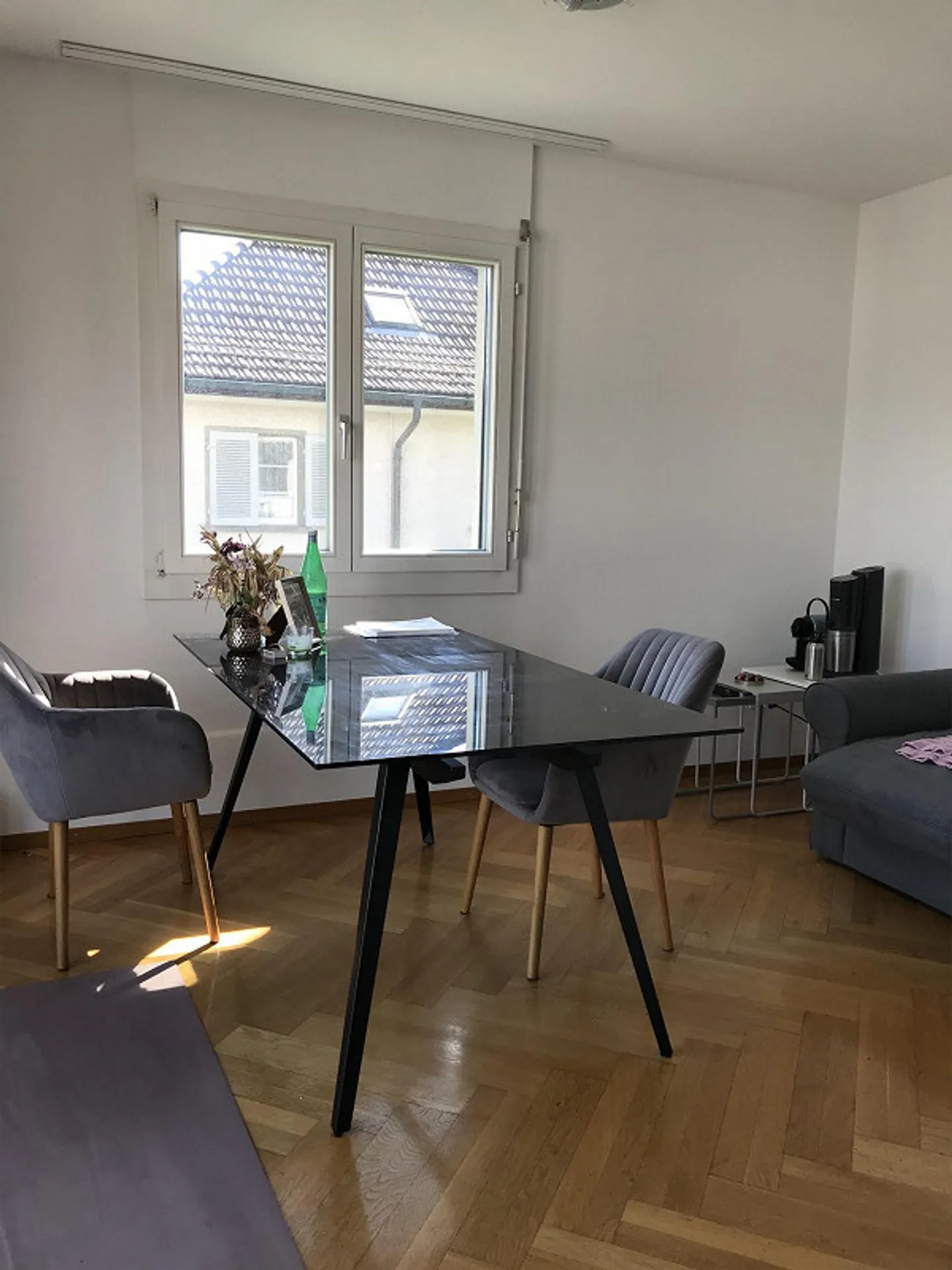 Proche HSG : Appartement lumineux et calme de 2 pièces - Photo 3 sur 7