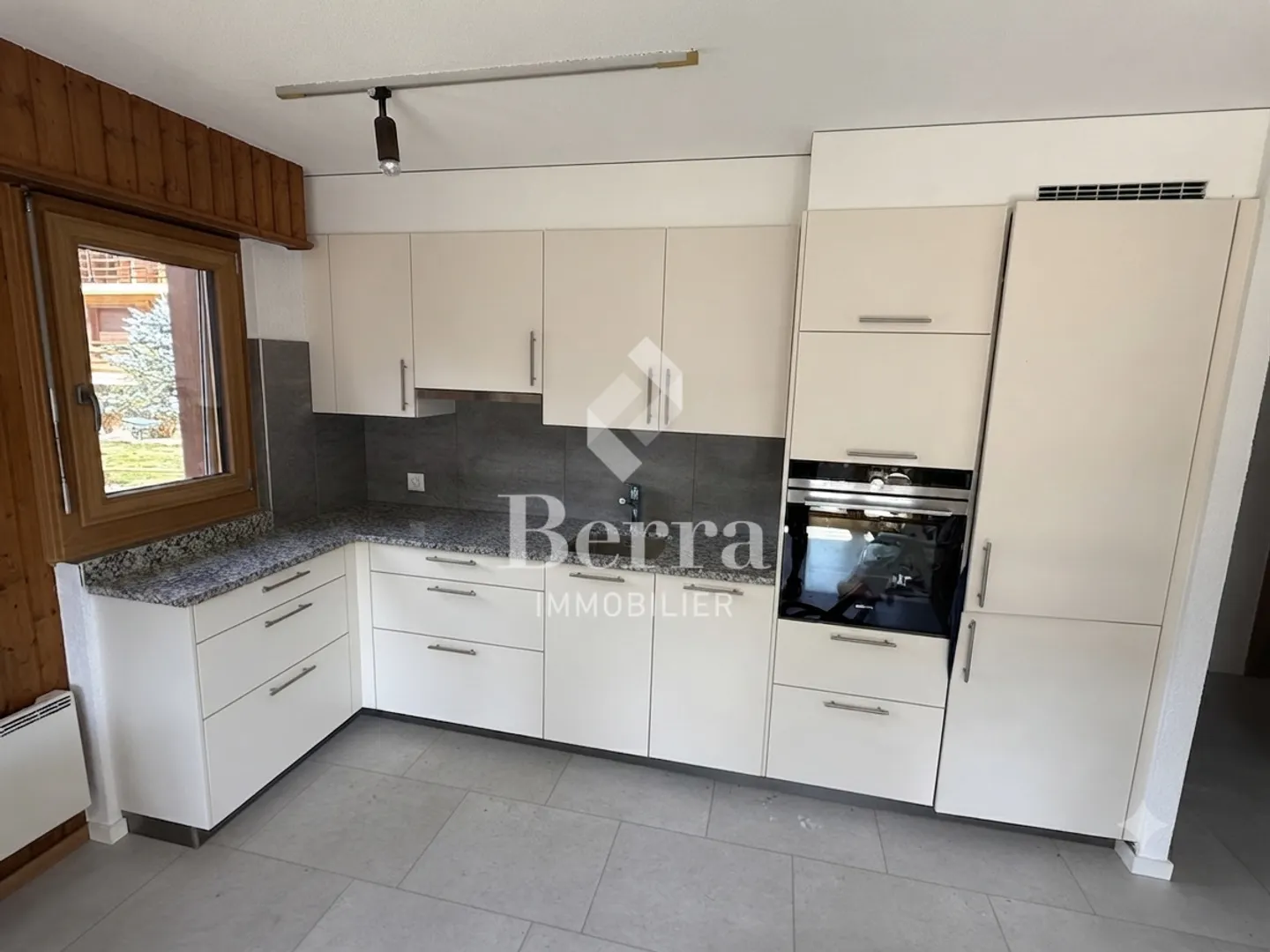 3,5 Zimmer renoviert, großer Südwestbalkon und ungehinderte Aussicht - Foto 8 von 14