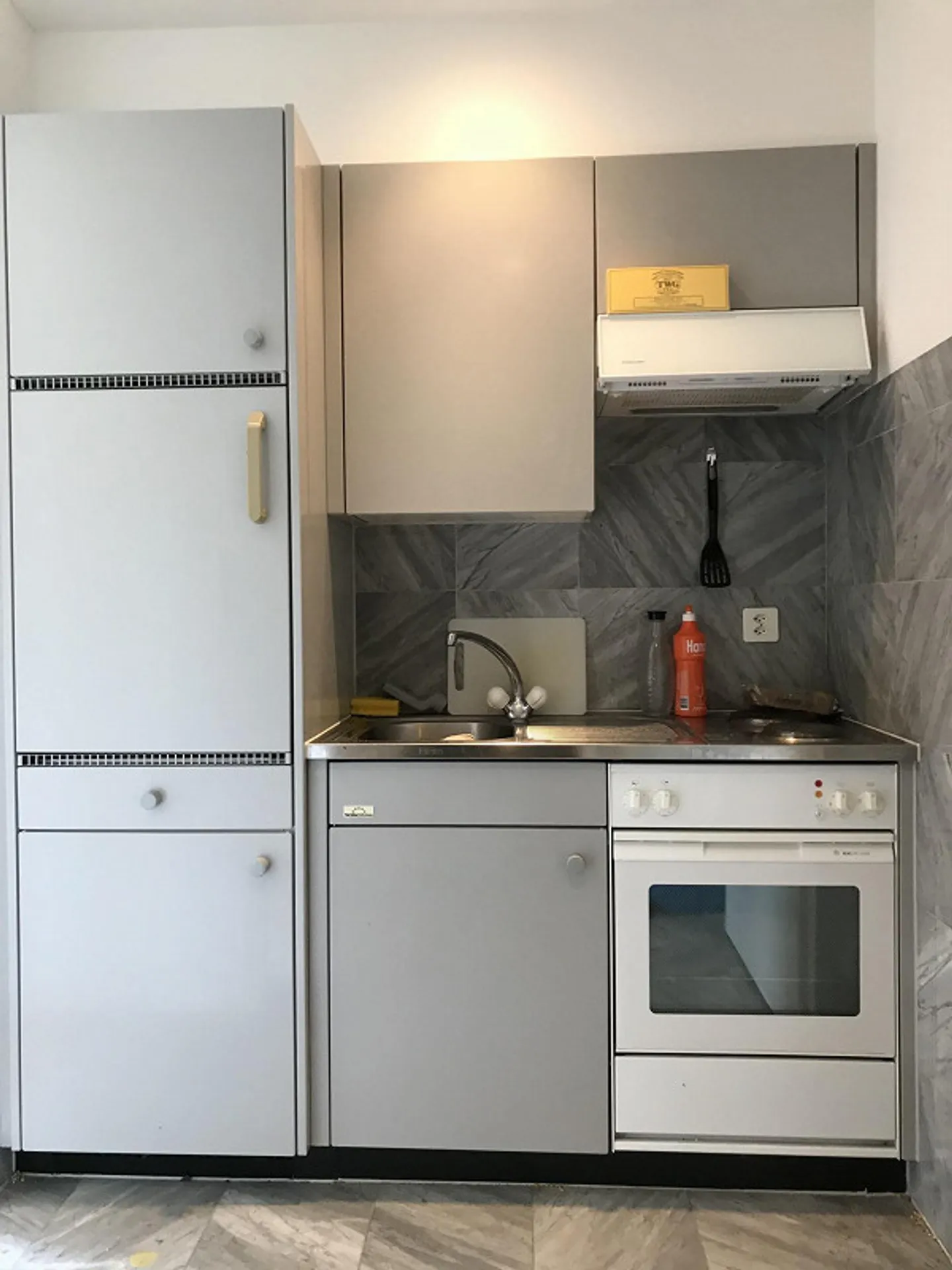 Proche HSG : Appartement lumineux et calme de 2 pièces - Photo 6 sur 7