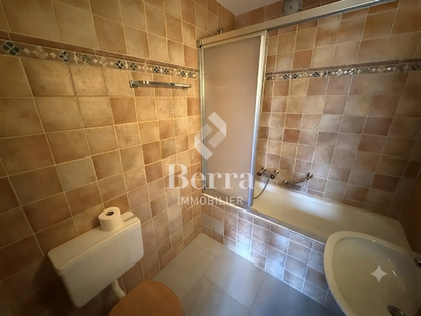 3,5 Zimmer renoviert, großer Südwestbalkon und ungehinderte Aussicht - Foto 12 von 14