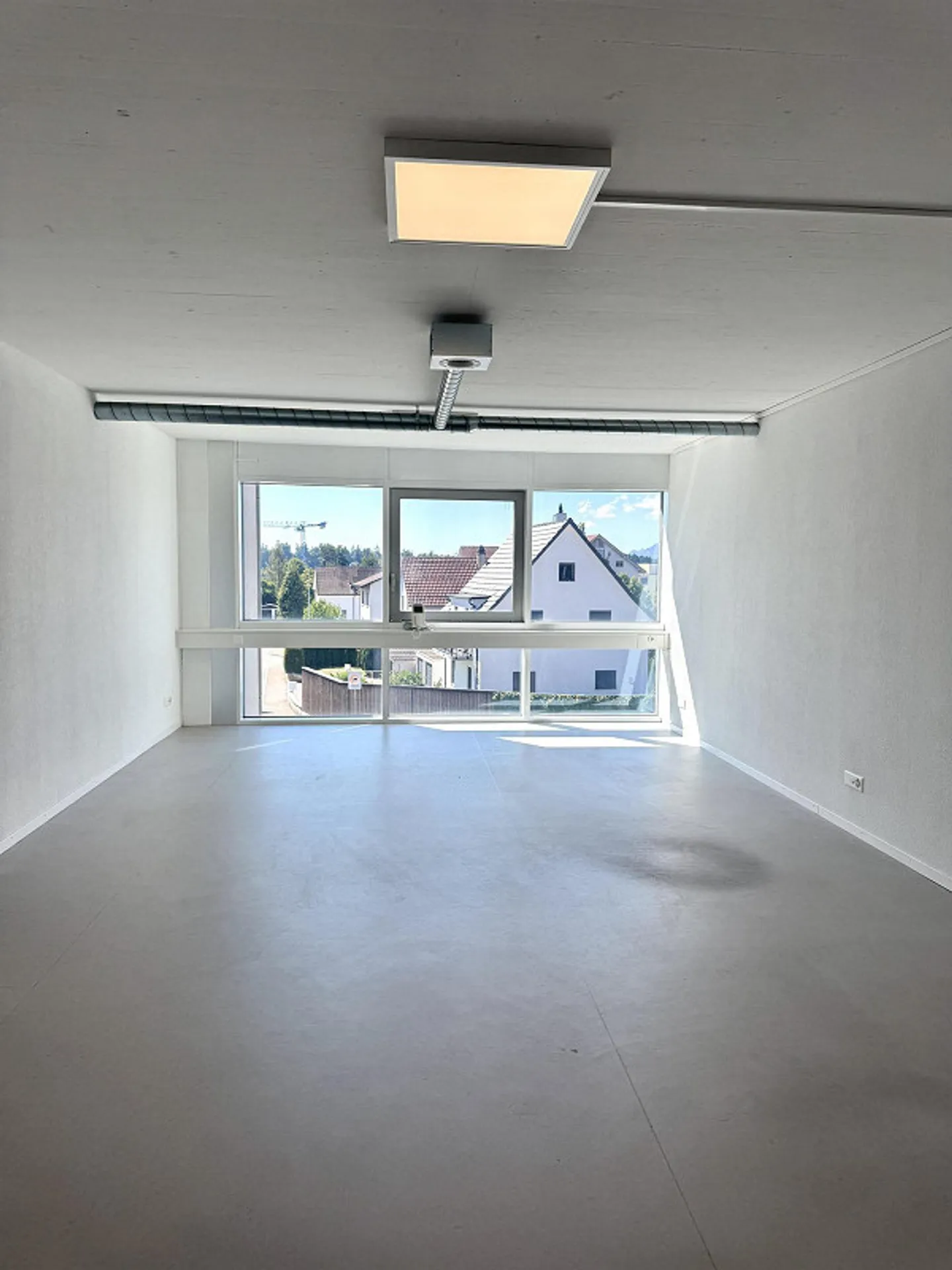Bureaux modernes et flexibles au cœur de l'action - Photo 2 sur 5