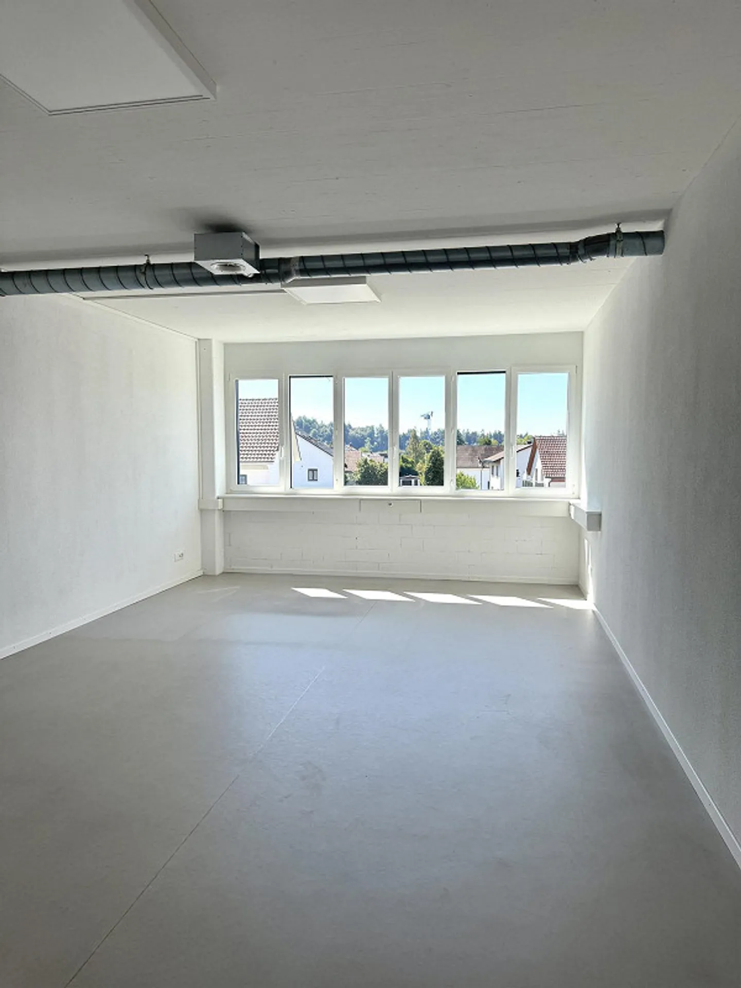 Bureaux modernes et flexibles au cœur de l'action - Photo 3 sur 5