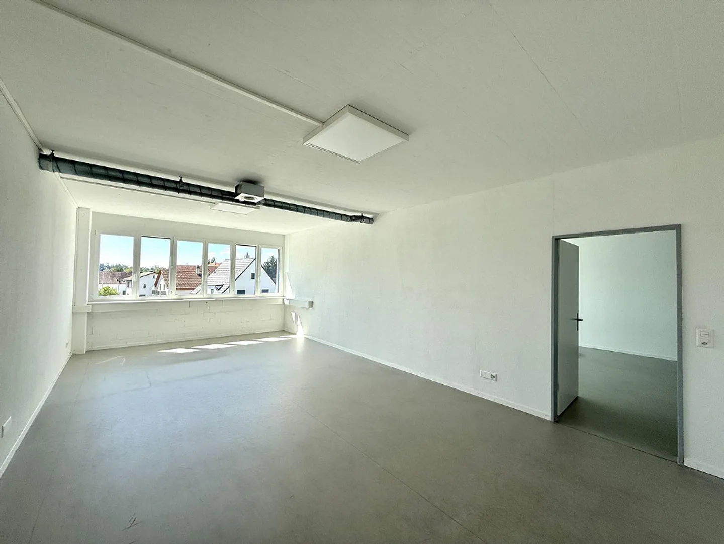 Bureaux modernes et flexibles au cœur de l'action - Photo 4 sur 5