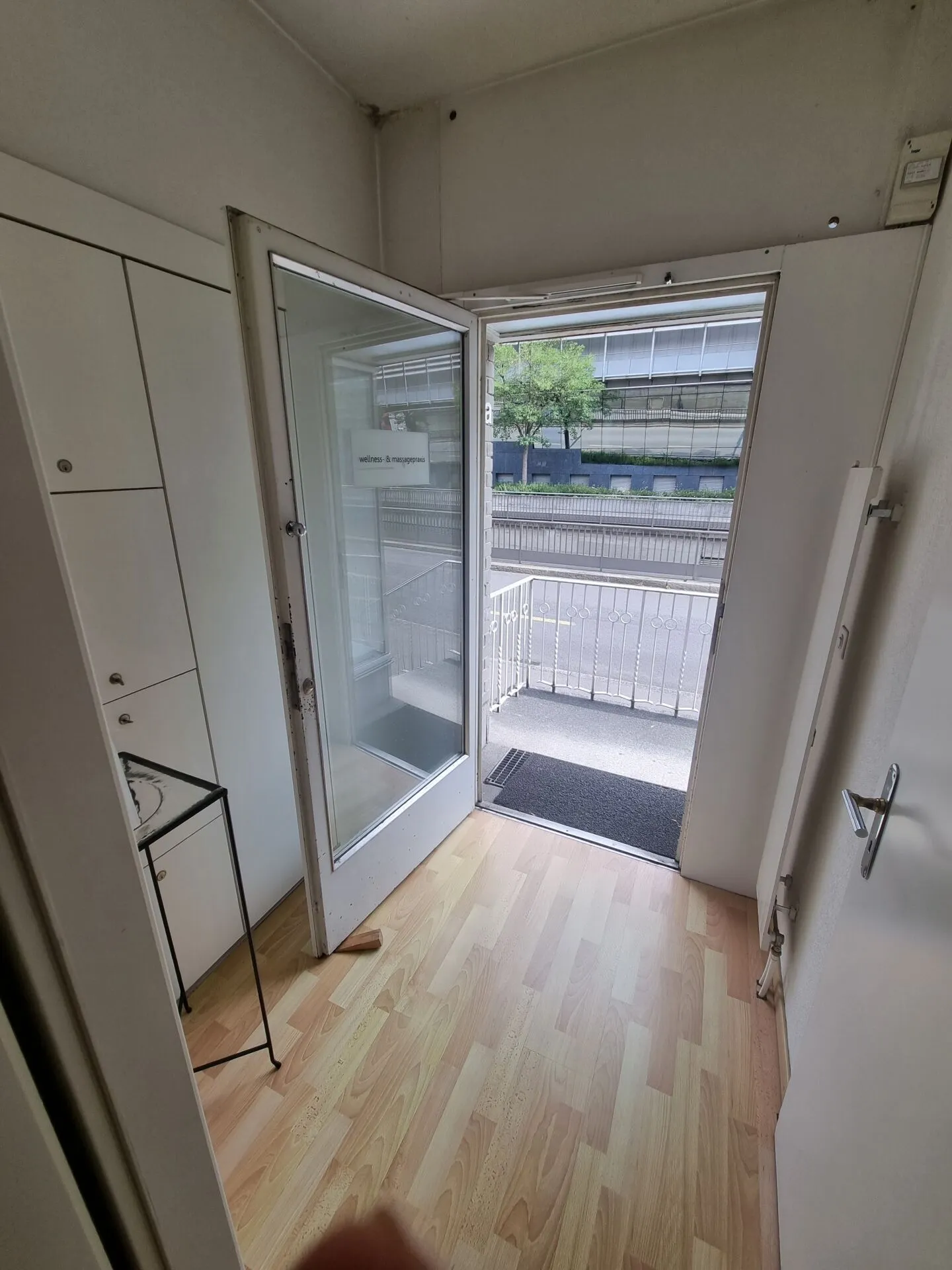Eigerplatz - Espace commercial lumineux et spacieux avec 8 chambres à louer ! - Photo 4 sur 12