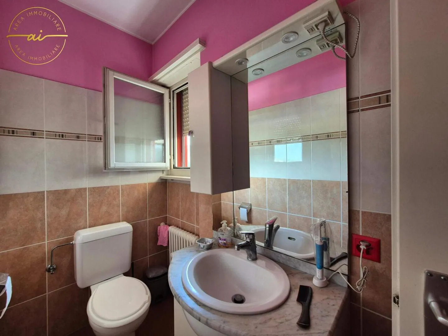 APPARTAMENTO 3.5 LOCALI CON DUE BALCONI E VISTA APERTA - Foto 8 di 9