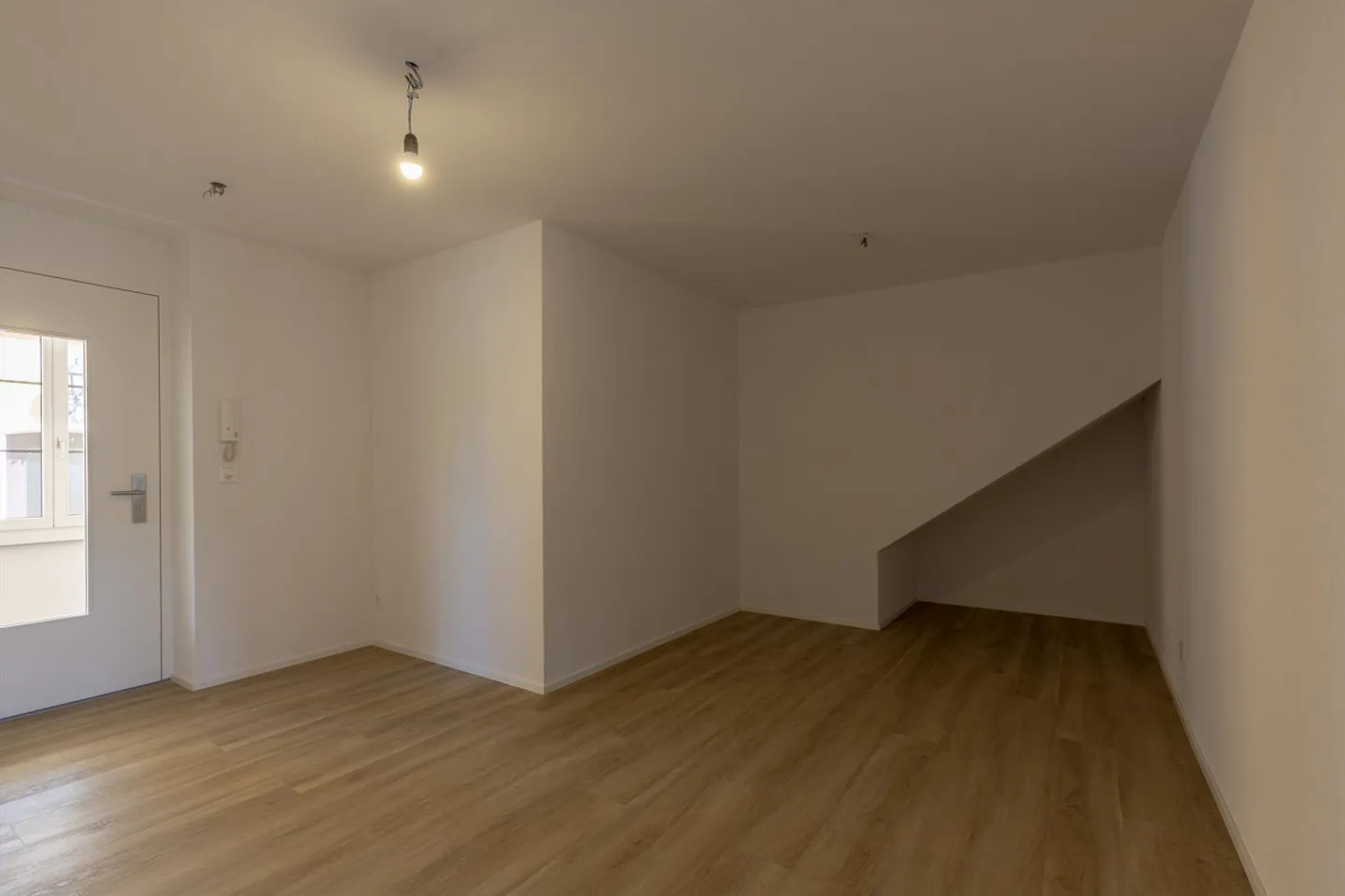 Espace commercial moderne dans un emplacement de choix pour bureau/pratique/atelier - Photo 6 sur 11