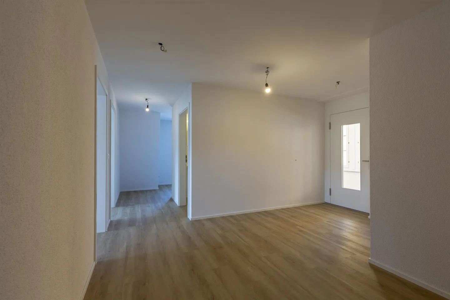 Espace commercial moderne dans un emplacement de choix pour bureau/pratique/atelier - Photo 7 sur 11