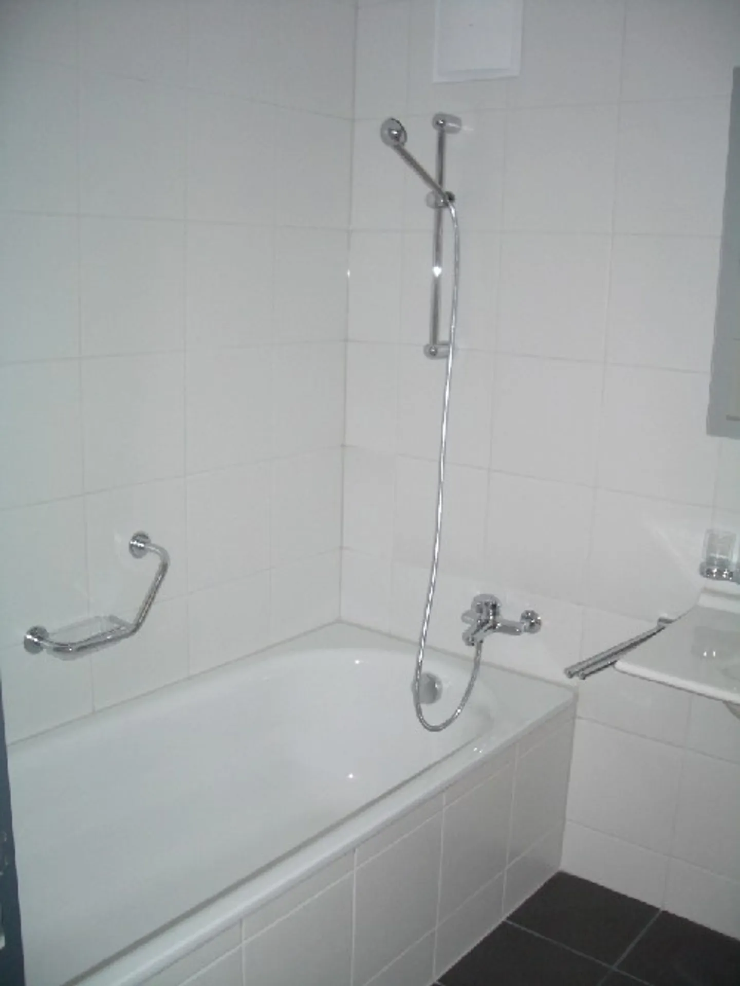 Vivere moderno nel cuore di Grenchen! - Foto 5 di 7