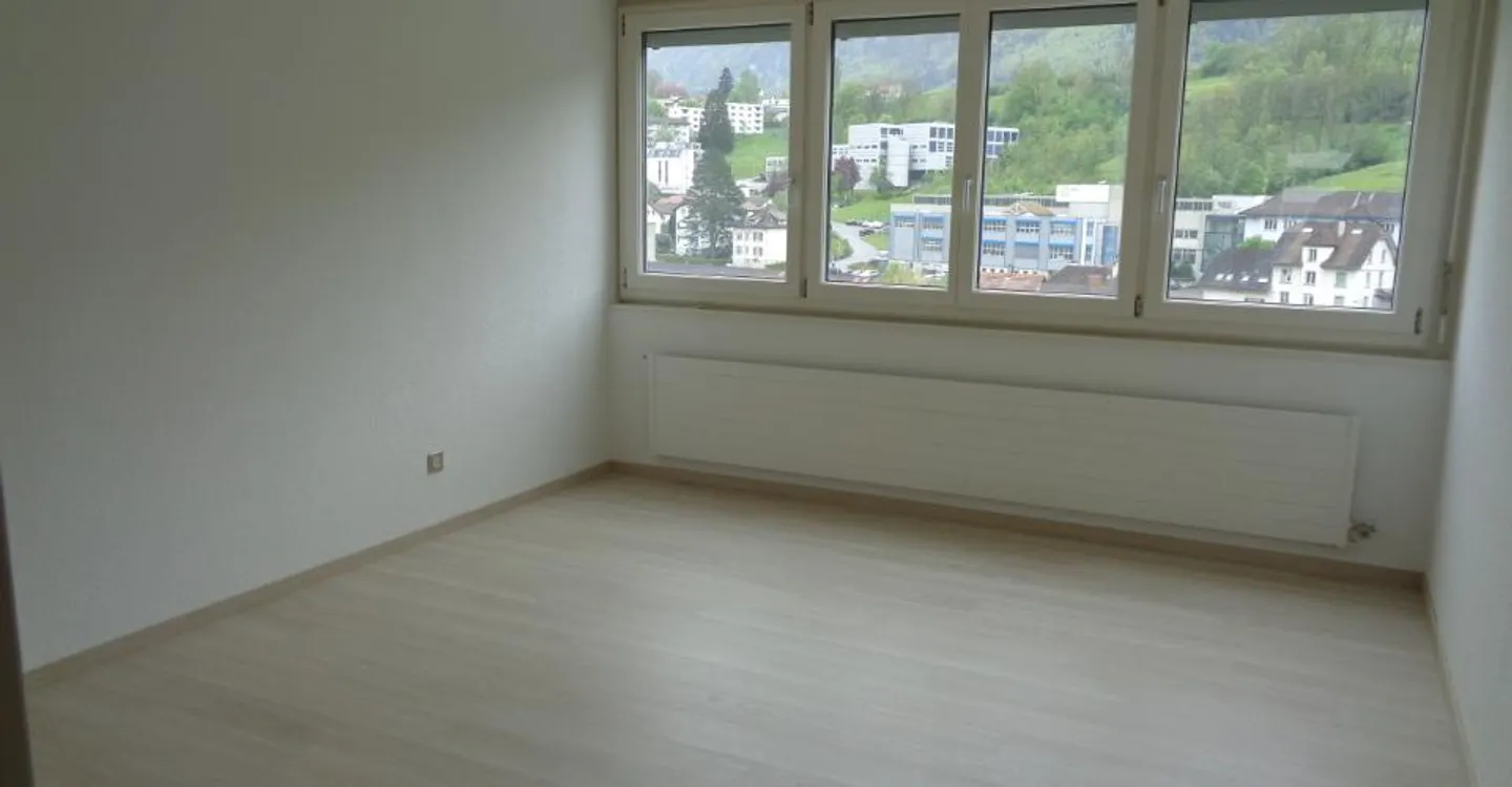 Modernes Apartment mit Balkon - Foto 1 von 12
