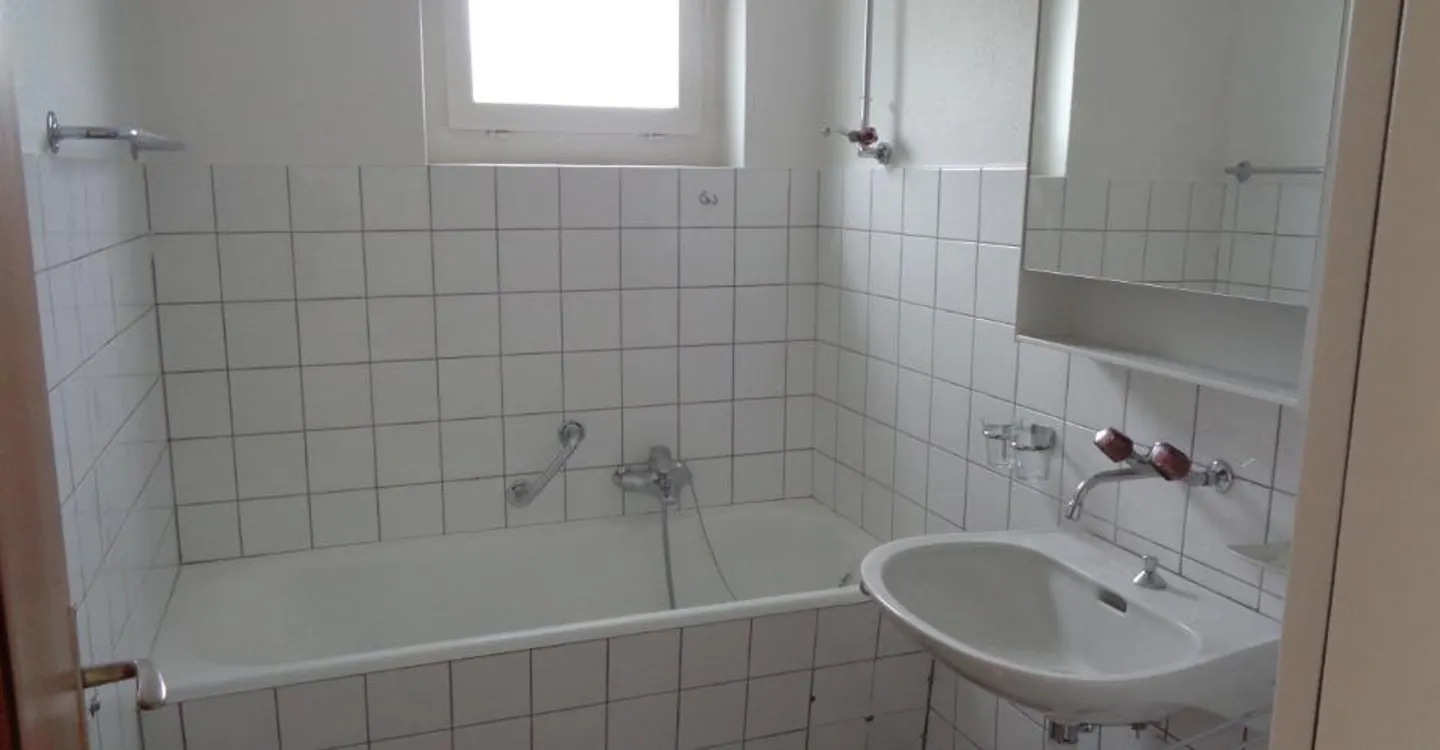 Modernes Apartment mit Balkon - Foto 4 von 12