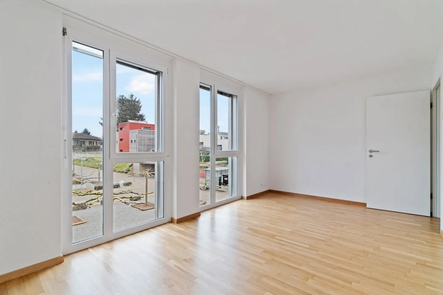 Moderne Wohnung mit sonnigem Balkon - Foto 2 von 7