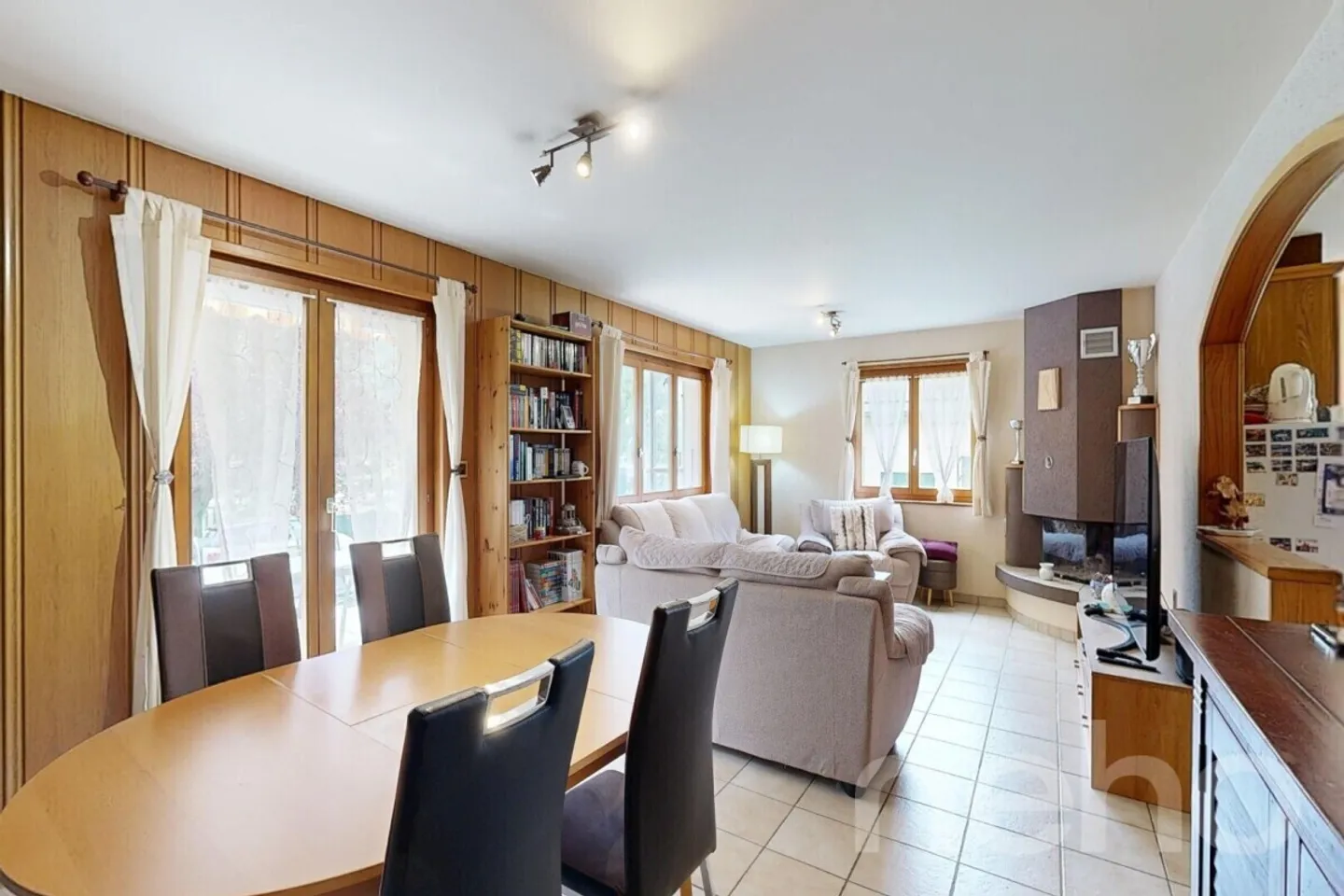 Reihenhaus in ruhiger Lage mit Terrasse und Garage - Foto 4 von 12