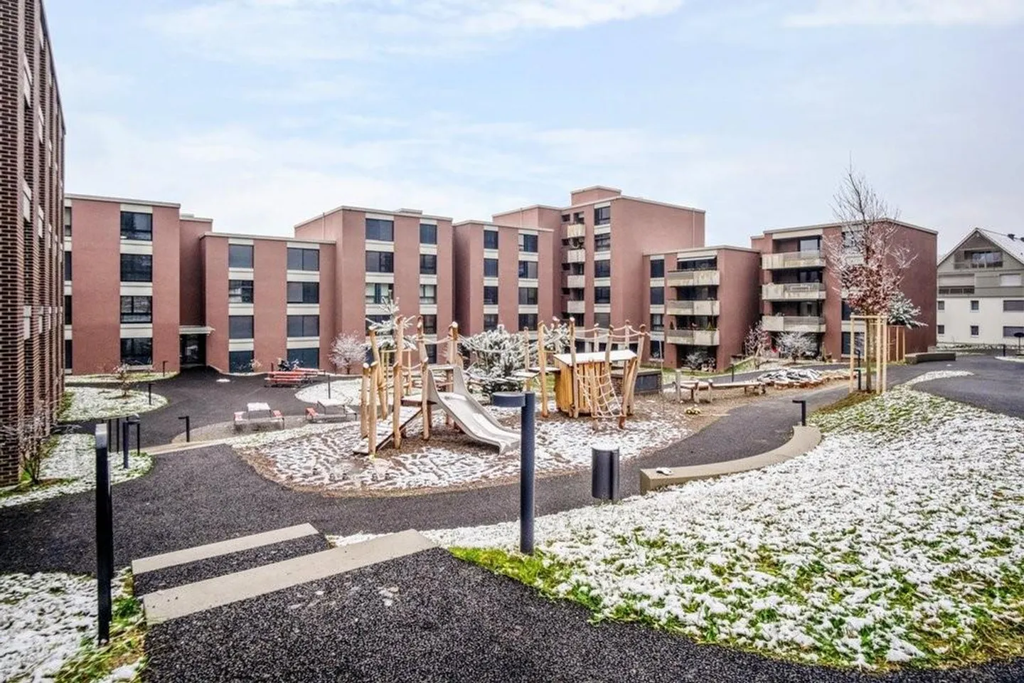 LOUER SANS CAUTION - Appartement spacieux de 4,5 pièces - Photo 1 sur 7