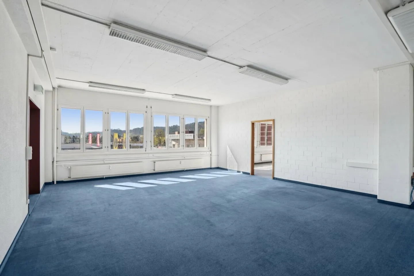 Büro- und Gewerberaum mit Blick ins Grüne - Foto 3 von 9