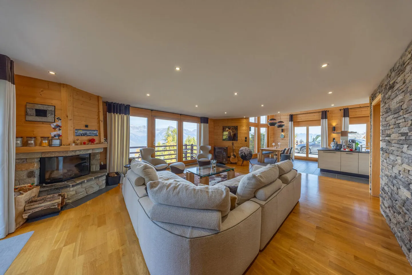 Magnificent chalet 4 bedrooms in sought-after area of Nendaz - Photo 4 of 16