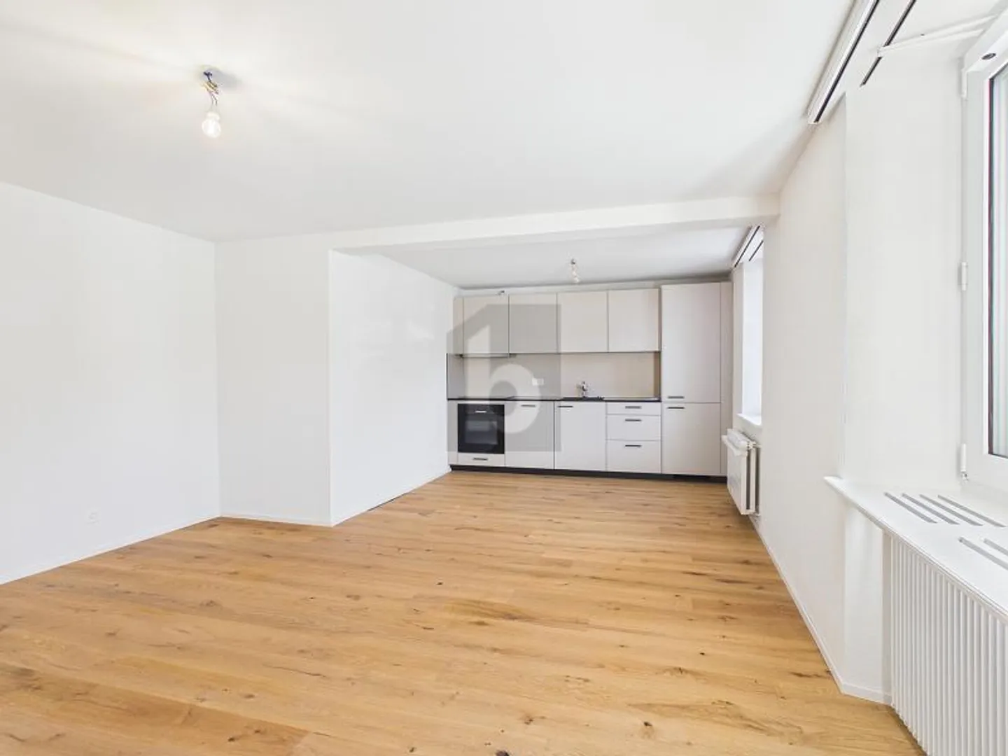 Appartamento luminoso 2.5 locali - Foto 2 di 5