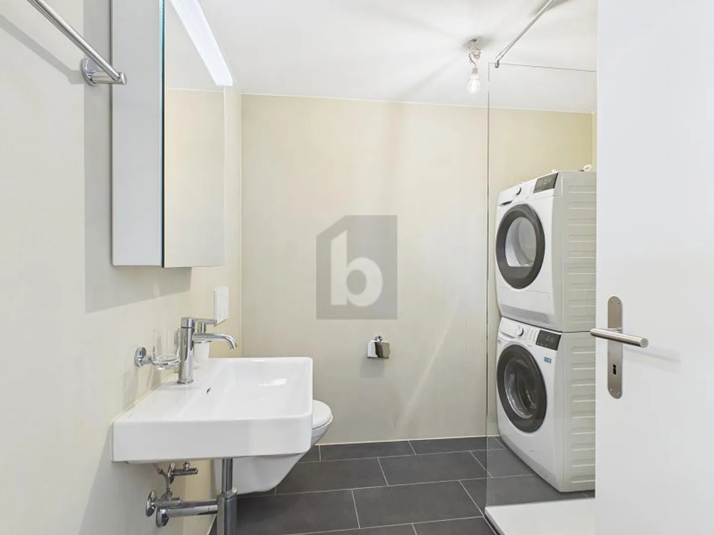 Appartamento luminoso 2.5 locali - Foto 3 di 5