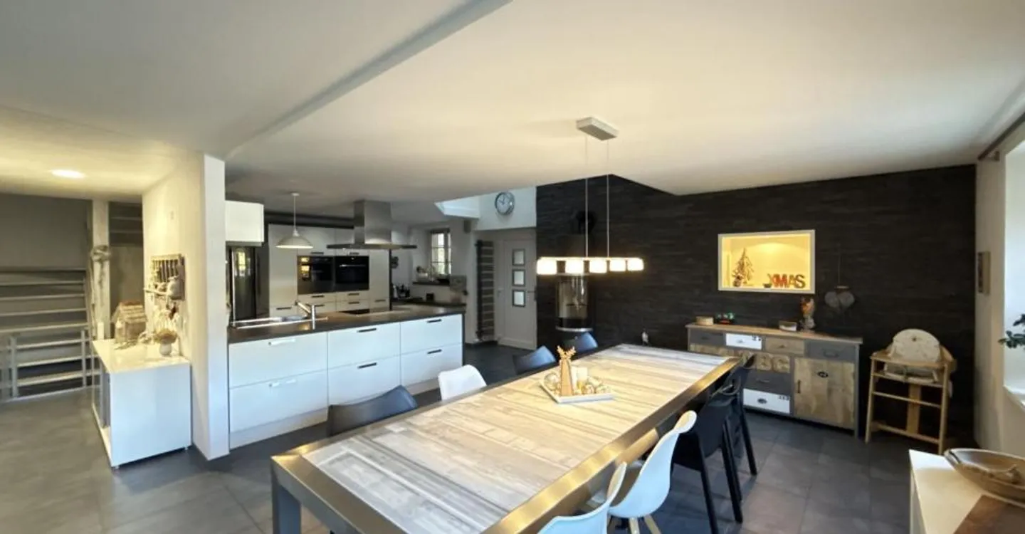 Exclusive Duplex Apartment - Photo 4 of 12