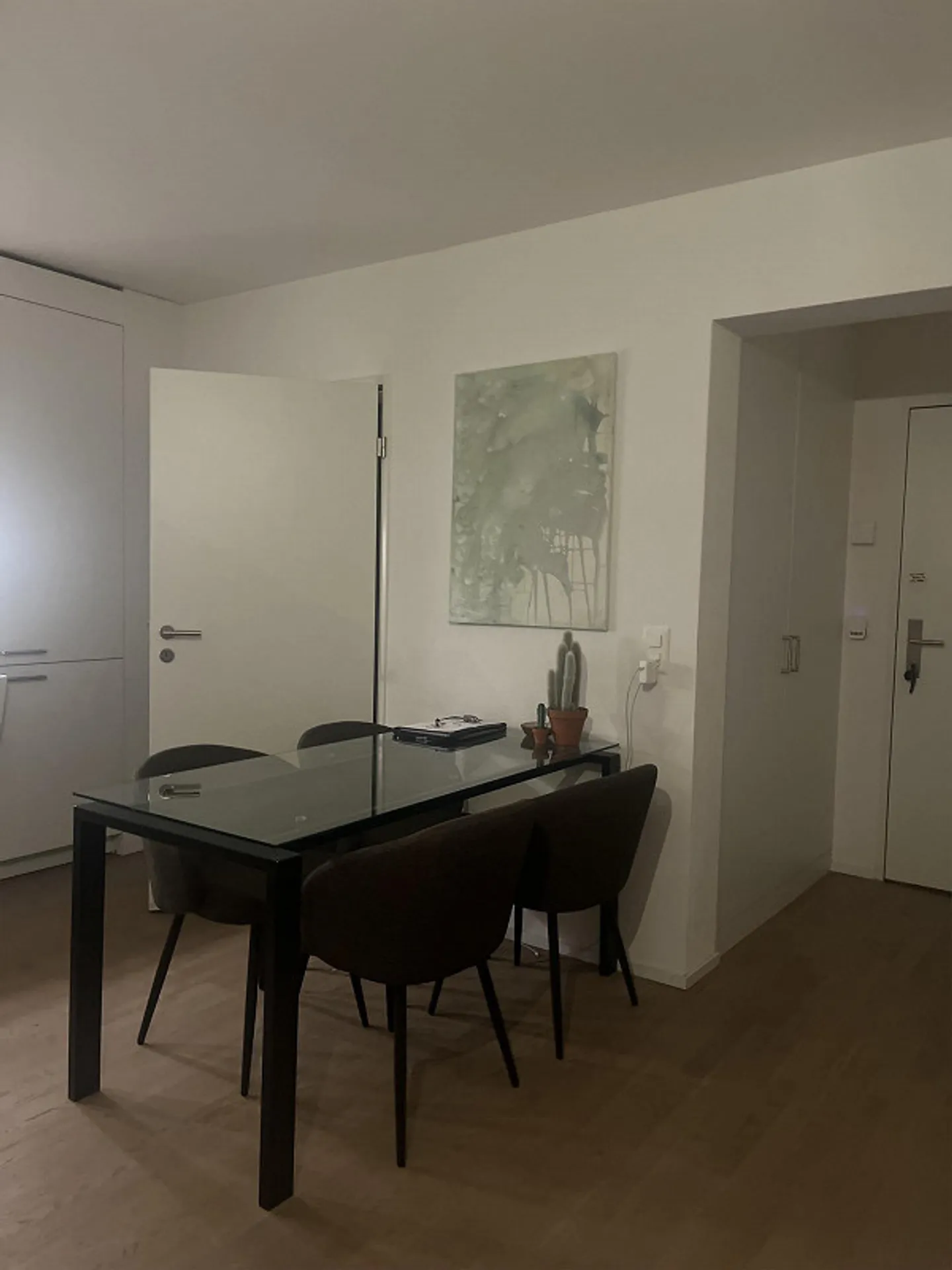 Modern 1-room apartment with balcony in Basel - Photo 2 of 6