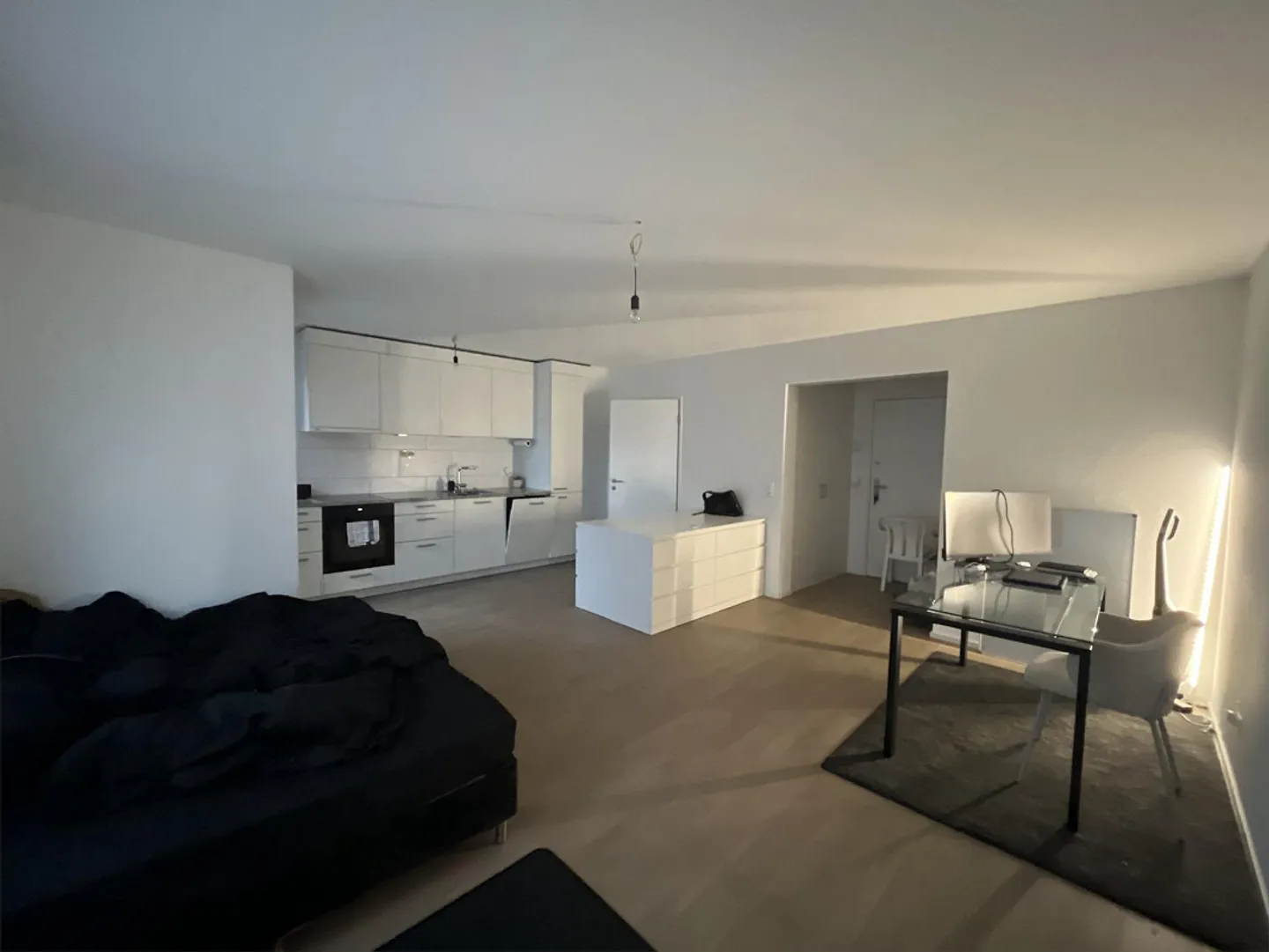 Modern 1-room apartment with balcony in Basel - Photo 3 of 6