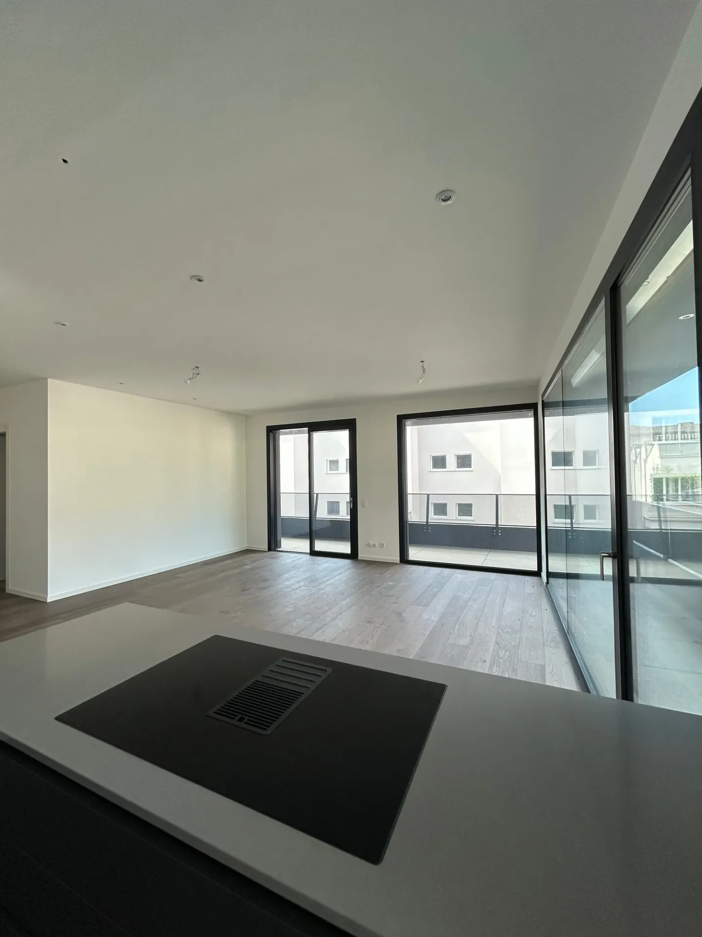 CANOBBIO - MODERN 2.5-ROOM APARTMENT FOR SALE - Photo 4 of 7