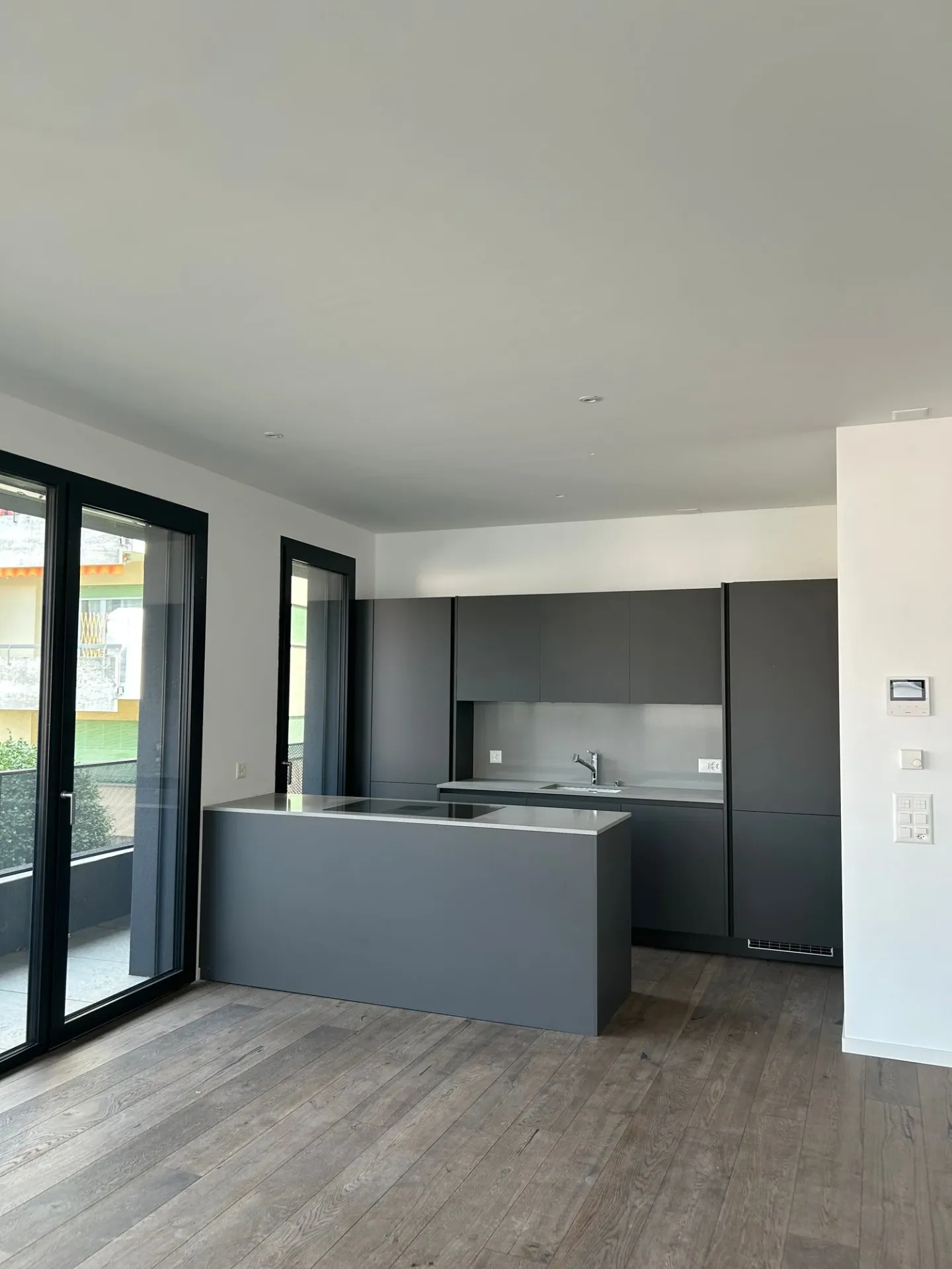 CANOBBIO - MODERN 2.5-ROOM APARTMENT FOR SALE - Photo 3 of 7
