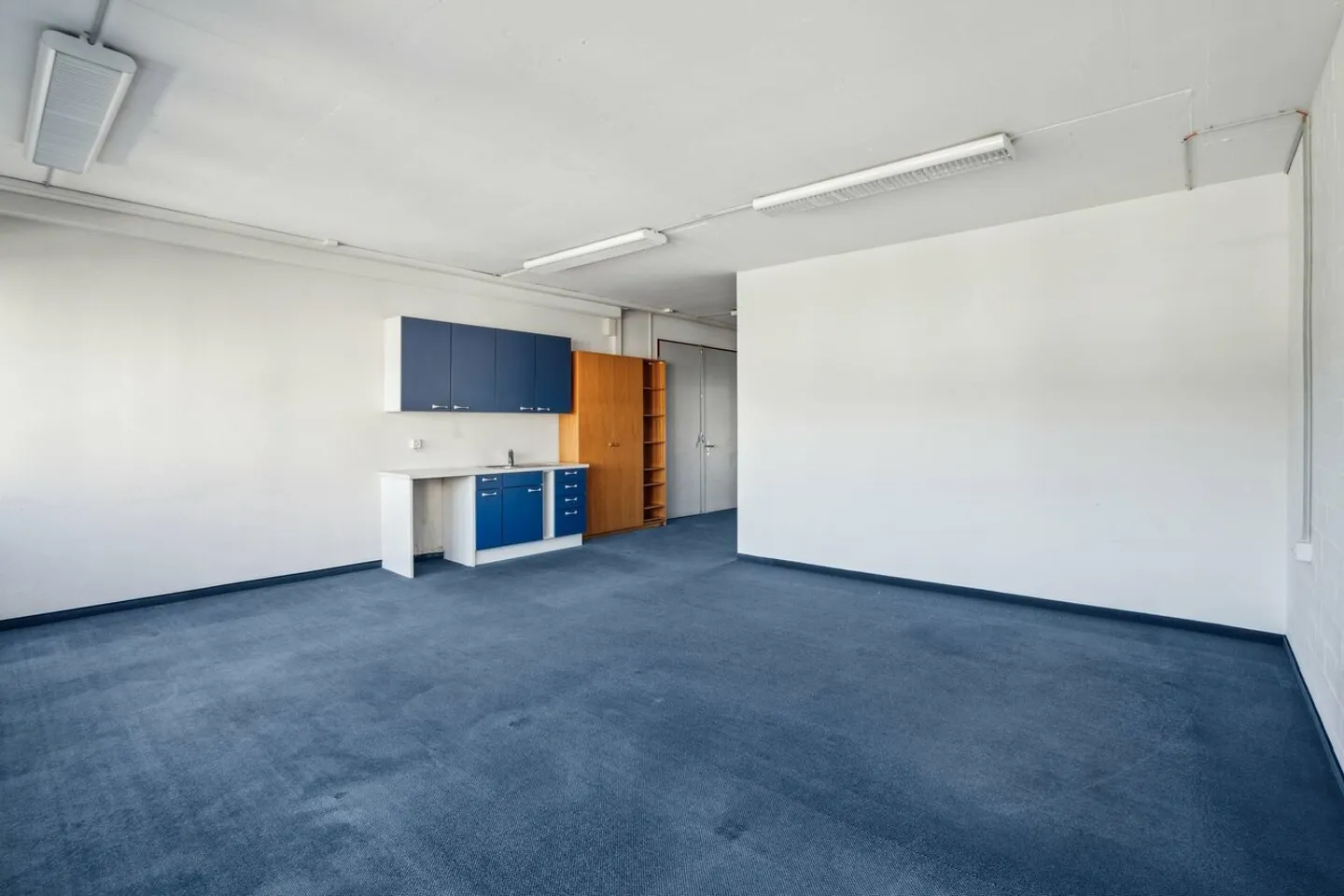 Büro- und Gewerberaum mit Blick ins Grüne - Foto 7 von 9