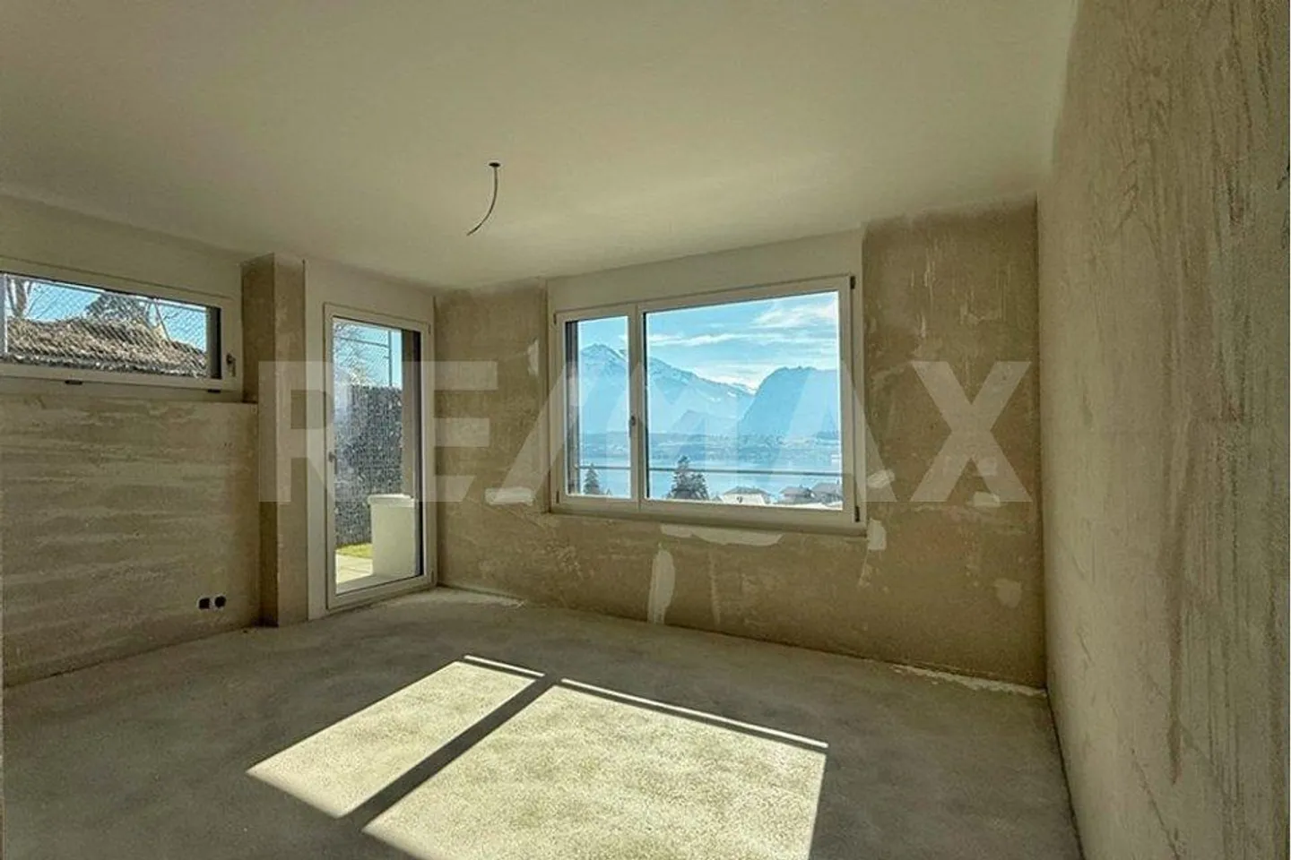 New building with space for design - Dream view of lake and mountains - Photo 8 of 8