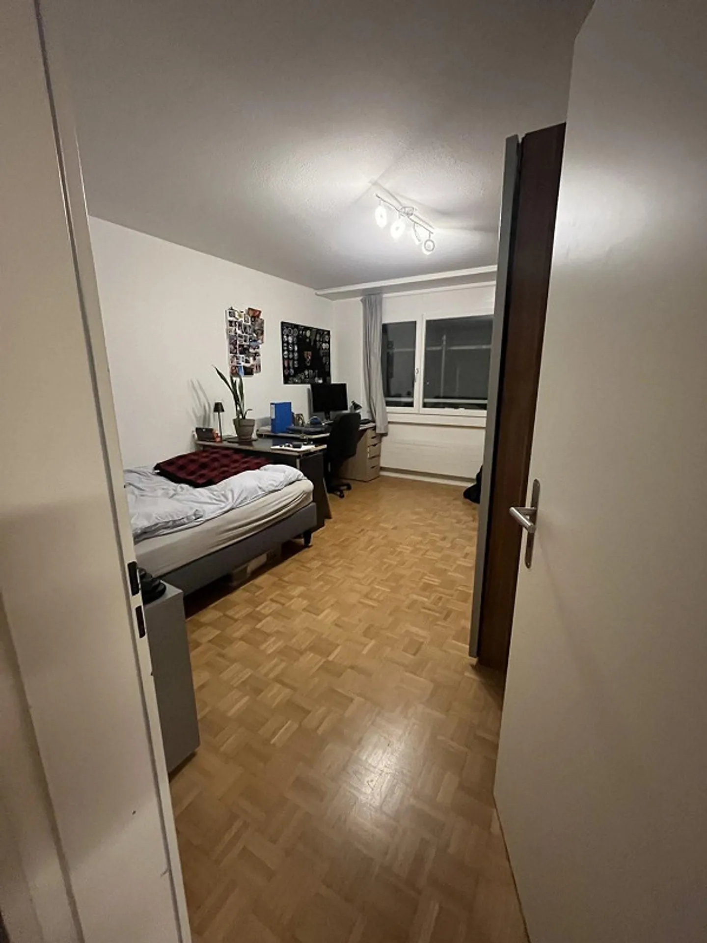 4.5-room penthouse apartment (104 m²) with large terrace - Photo 8 of 12