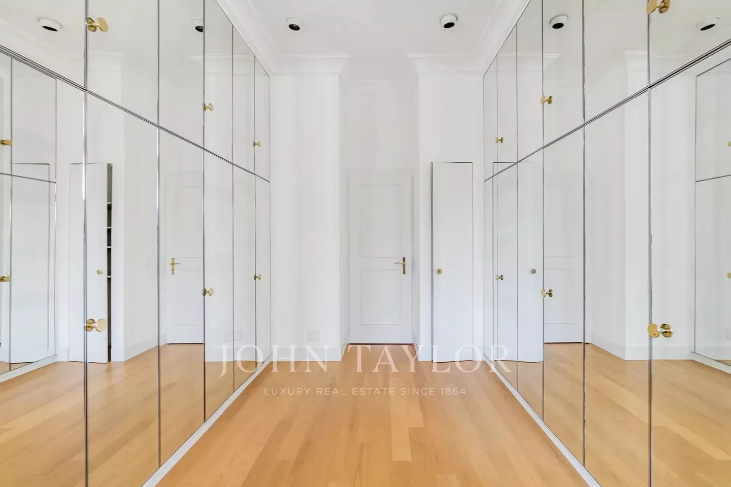 Magnifica proprietà al riparo da sguardi indiscreti - Foto 9 di 14