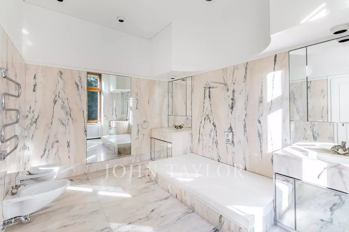 Magnifica proprietà al riparo da sguardi indiscreti - Foto 11 di 14