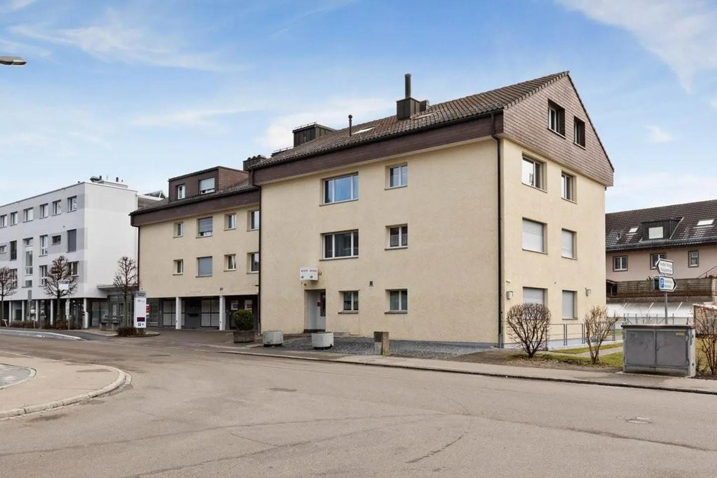 Office/Commercial space in an attractive location with a safe room in Gossau - Photo 1 of 11