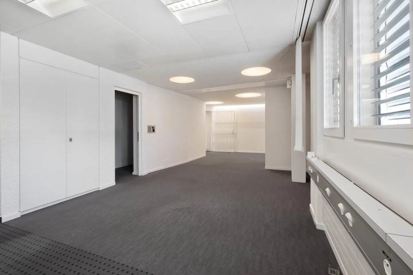 Office/Commercial space in an attractive location with a safe room in Gossau - Photo 4 of 11