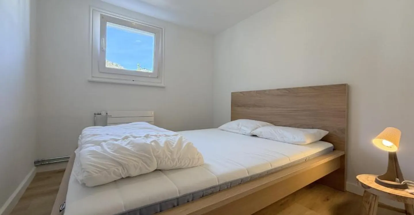 Renovated Attic Apartment - Photo 8 of 10