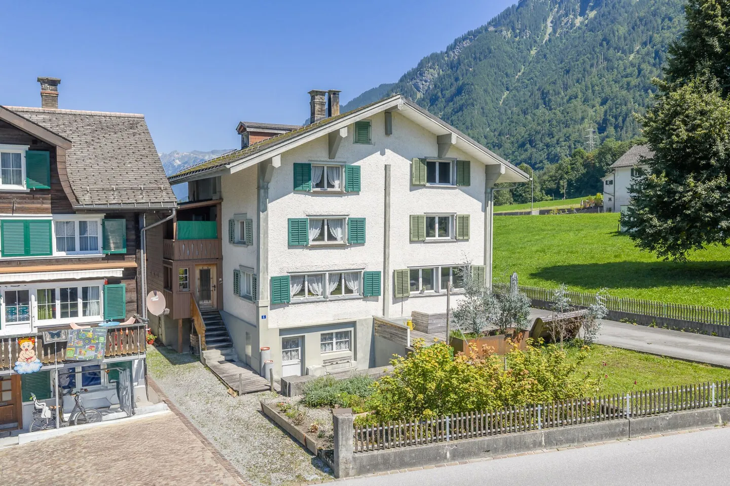 Casa indipendente di 4,5 locali nel cuore di Linthal - Foto 1 di 13