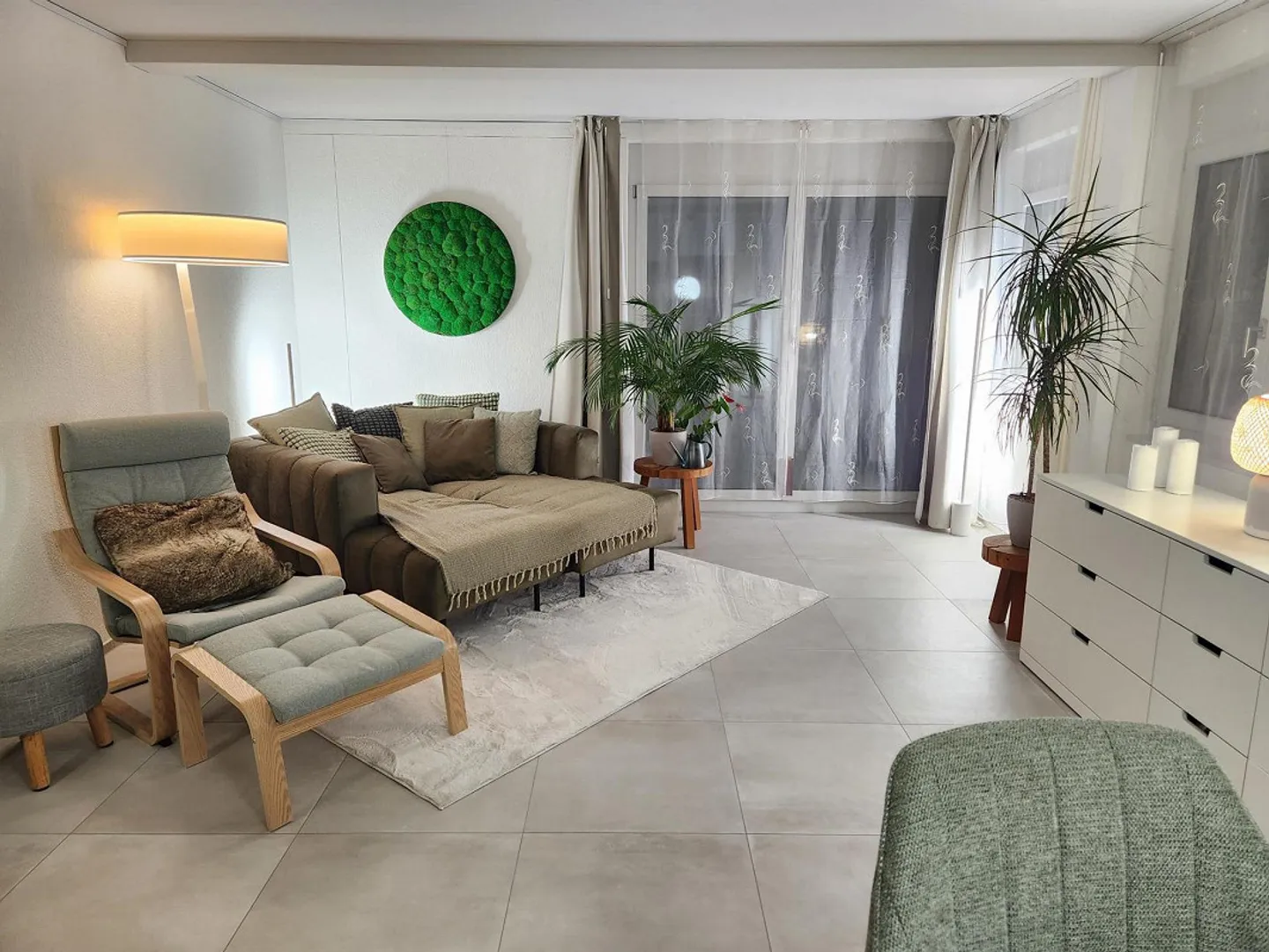 Moderne, grosse 3.5 Zimmer-Wohnung im Zentrum von Schwyz - Foto 3 di 10