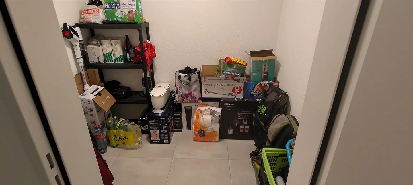 Moderne, grosse 3.5 Zimmer-Wohnung im Zentrum von Schwyz - Foto 5 di 10