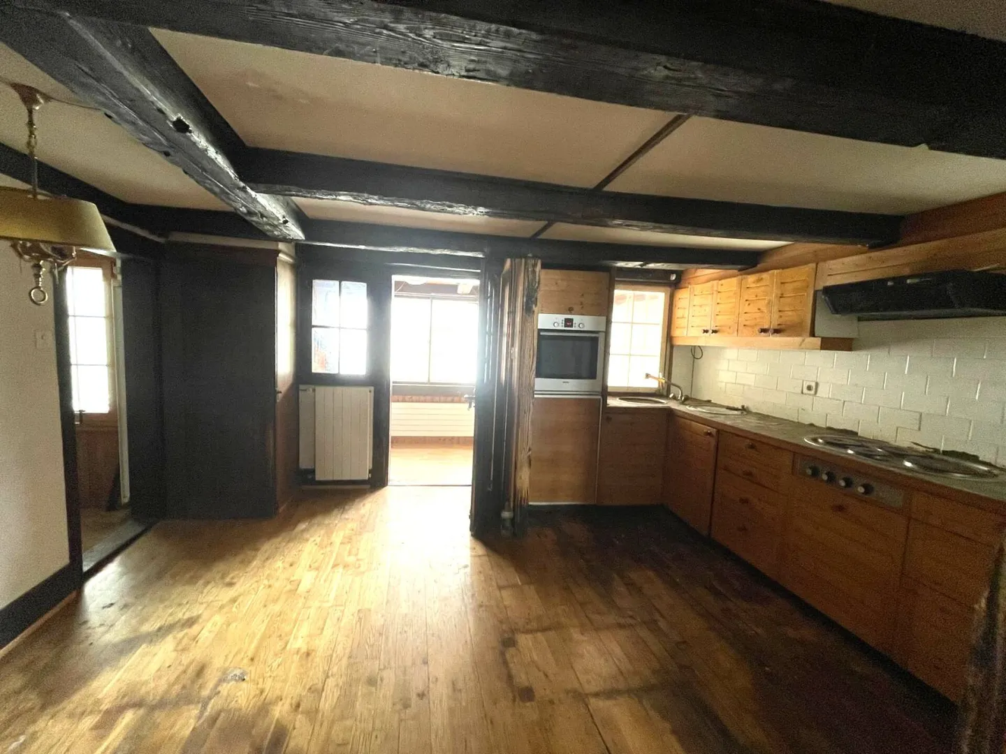 Proprietà storica da ristrutturare con fascino e potenziale - Foto 9 di 14