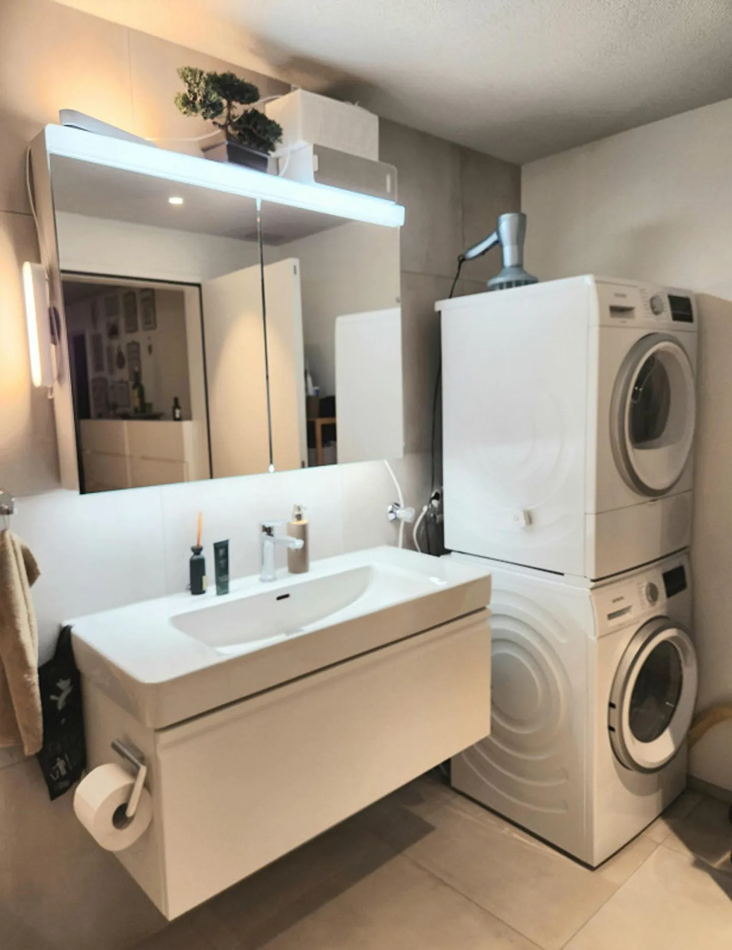 Moderne, grosse 3.5 Zimmer-Wohnung im Zentrum von Schwyz - Foto 8 di 10