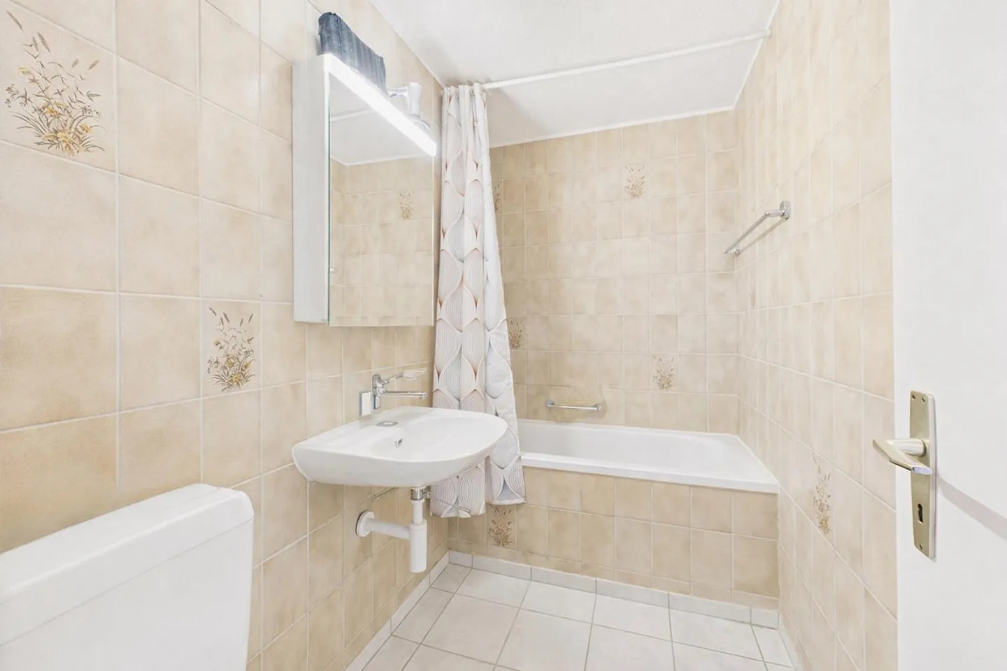 Appartamento moderno di 3,5 stanze con sole pomeridiano e garage sotterraneo - Foto 7 di 10