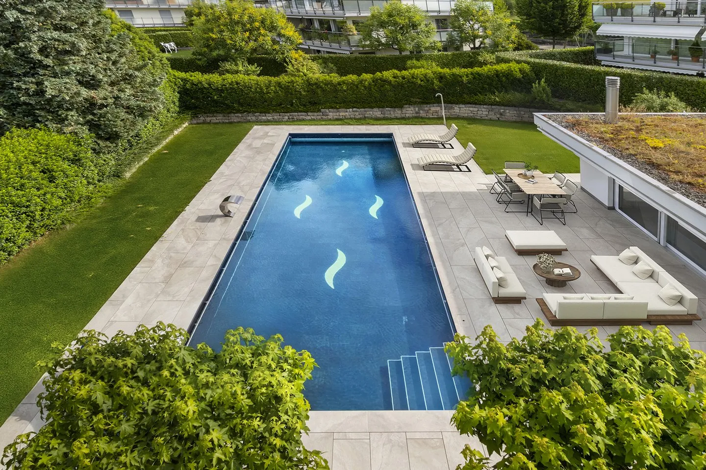 Unique 4.5-Room Penthouse Apartment with Stunning Lake View, Sun Terrace and Private Pool Area - Photo 6 of 8