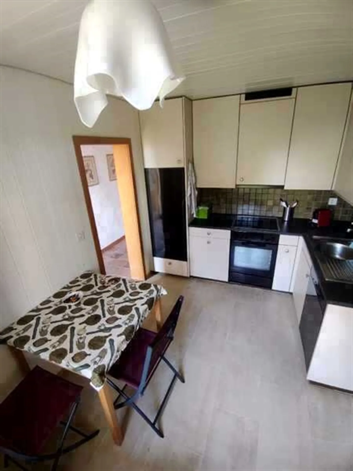 APPARTAMENTO 3 LOCALI A KIRCHLINDACH (BE), ARREDATO, TEMPORANEO - Foto 3 di 8