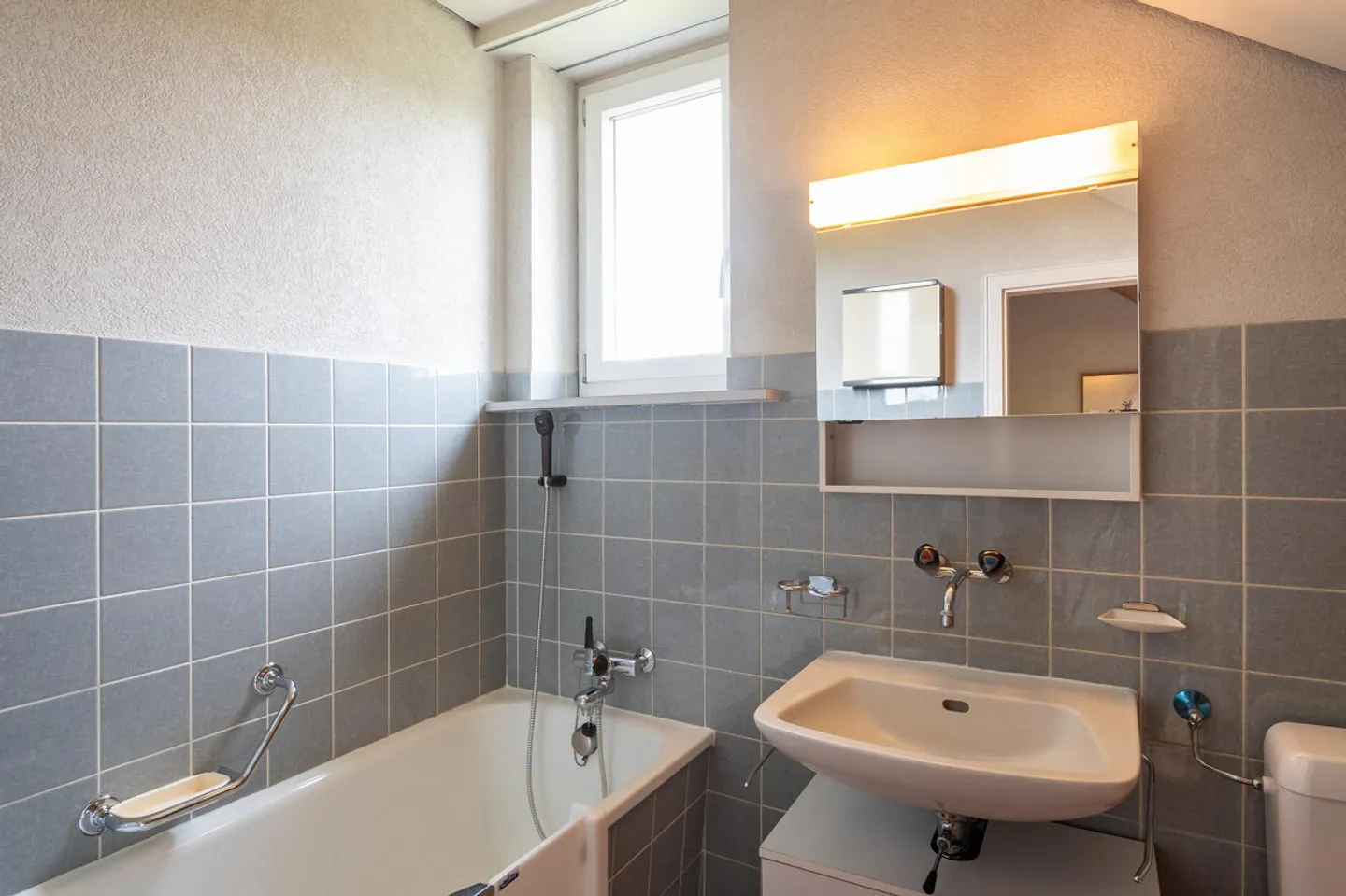 Maison individuelle compacte avec grand jardin - Photo 10 sur 16