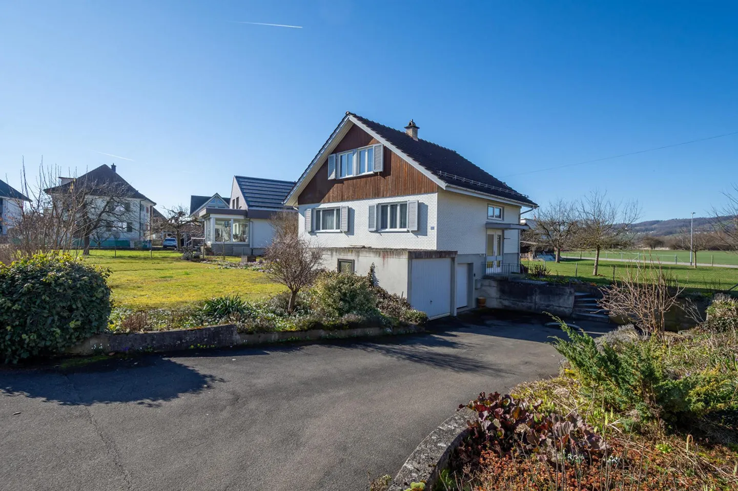 Maison individuelle compacte avec grand jardin - Photo 4 sur 16