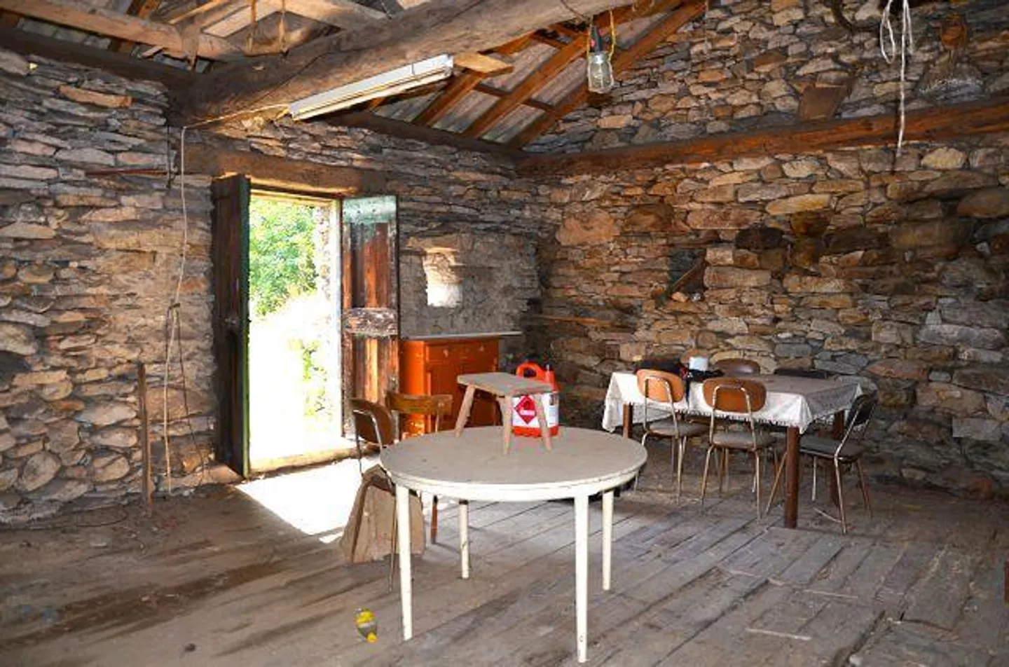 Charming Rustic Property with Vineyard - Photo 2 of 34