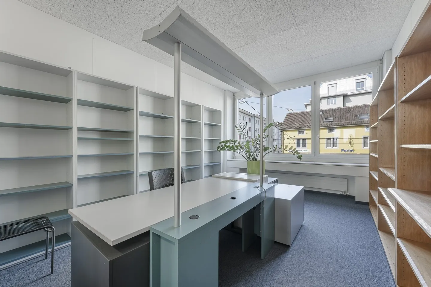 Office space for rent - Photo 5 of 12