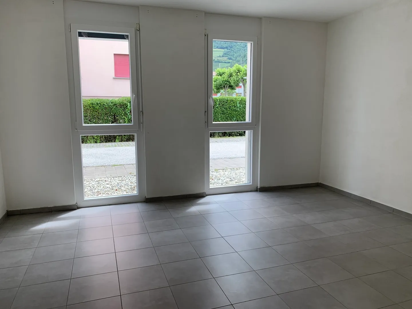 2.5-room apartment on the ground floor with terrace and garden - Photo 6 of 8